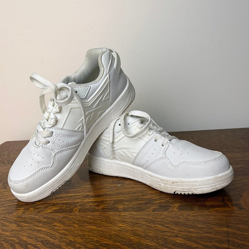 Reebok classic sneaks white size 5.5 women's/3K kids - Picture 3 of 8